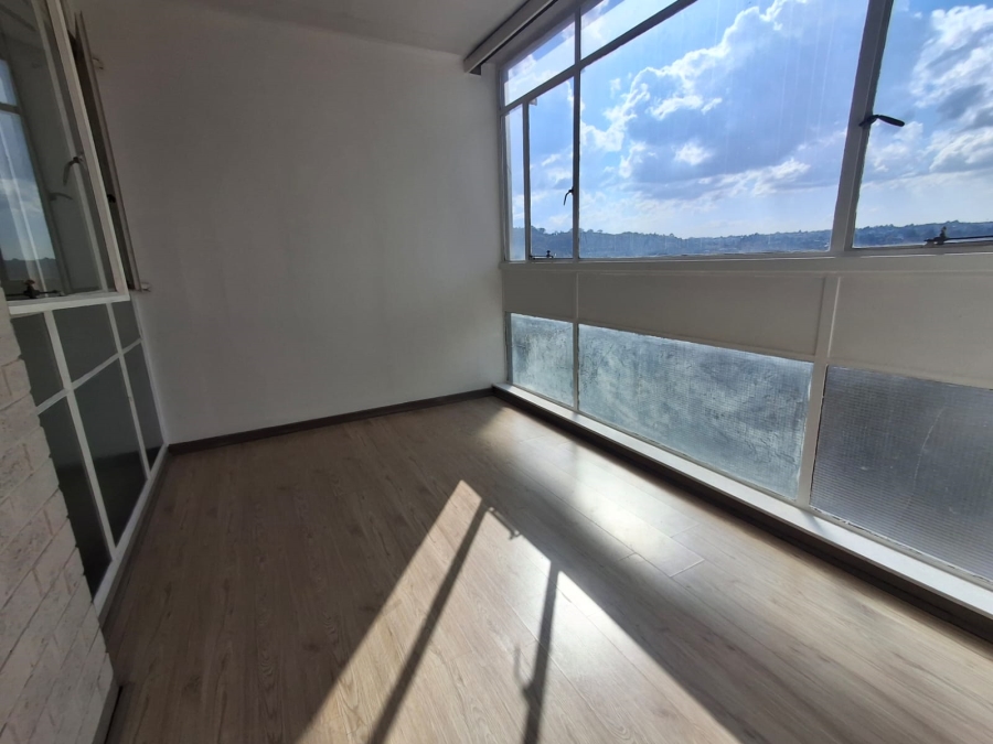 1 Bedroom Property for Sale in Kensington Gauteng