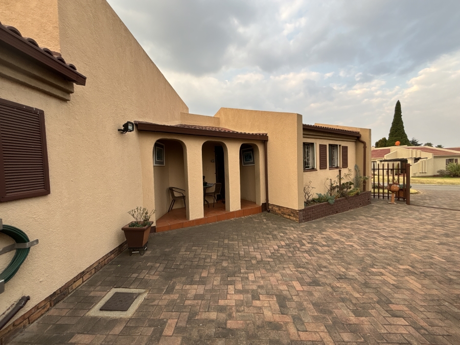 2 Bedroom Property for Sale in Parkdene Gauteng