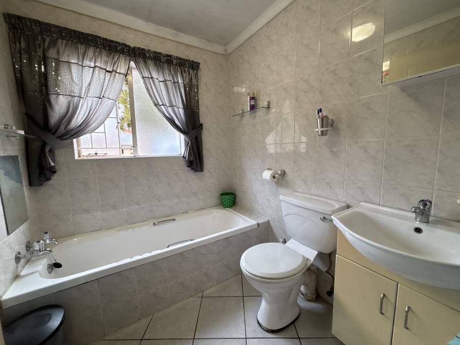 2 Bedroom Property for Sale in Parkdene Gauteng