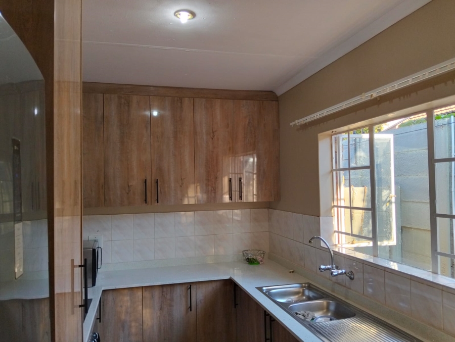 To Let 2 Bedroom Property for Rent in Allens Nek Gauteng