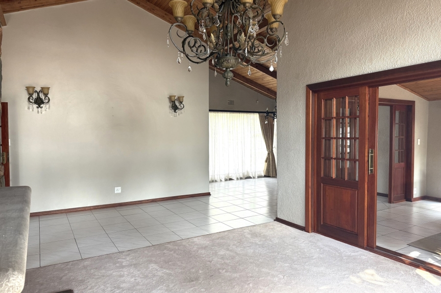 To Let 5 Bedroom Property for Rent in Constantia Kloof Gauteng