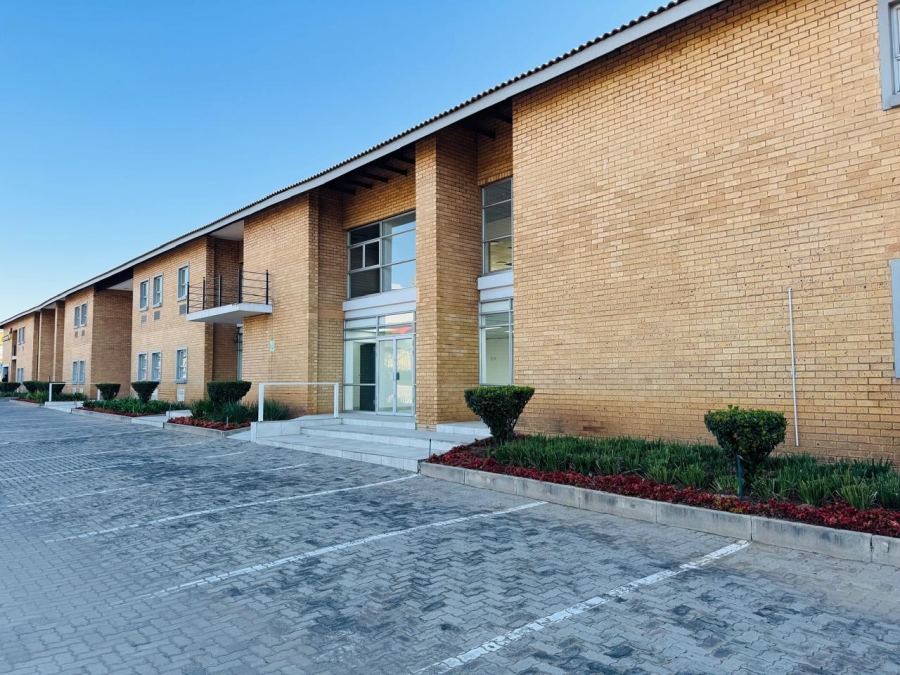 To Let commercial Property for Rent in Halfway Gardens Gauteng