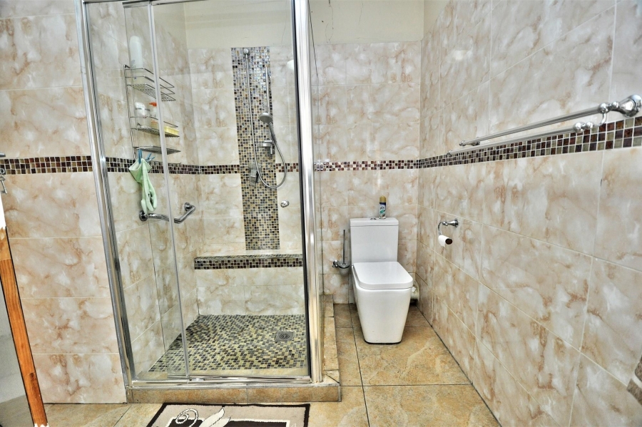 To Let 4 Bedroom Property for Rent in Parkmore Gauteng