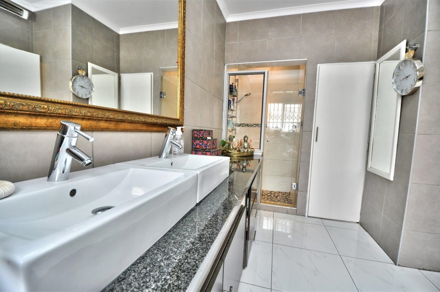 To Let 4 Bedroom Property for Rent in Parkmore Gauteng