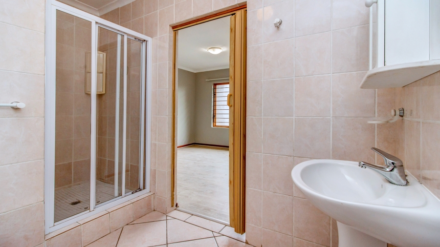 To Let 2 Bedroom Property for Rent in Paulshof Gauteng