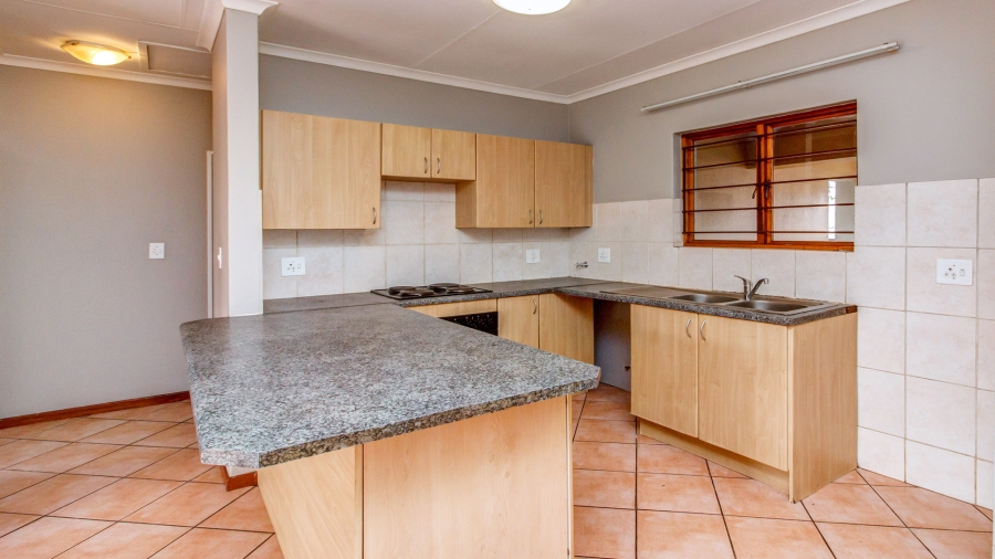 To Let 2 Bedroom Property for Rent in Paulshof Gauteng