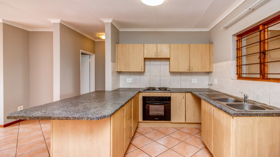To Let 2 Bedroom Property for Rent in Paulshof Gauteng