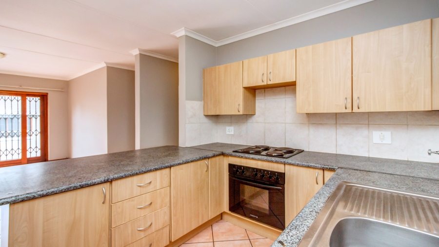 To Let 2 Bedroom Property for Rent in Paulshof Gauteng