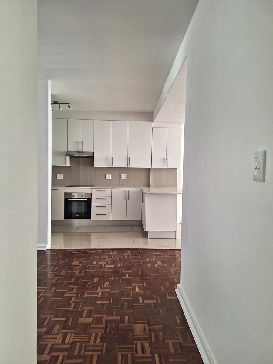 To Let 1 Bedroom Property for Rent in Illovo Gauteng