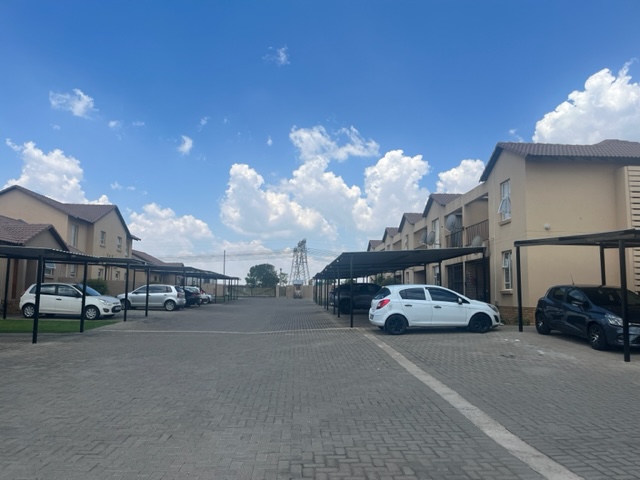 3 Bedroom Property for Sale in Albertsdal Gauteng