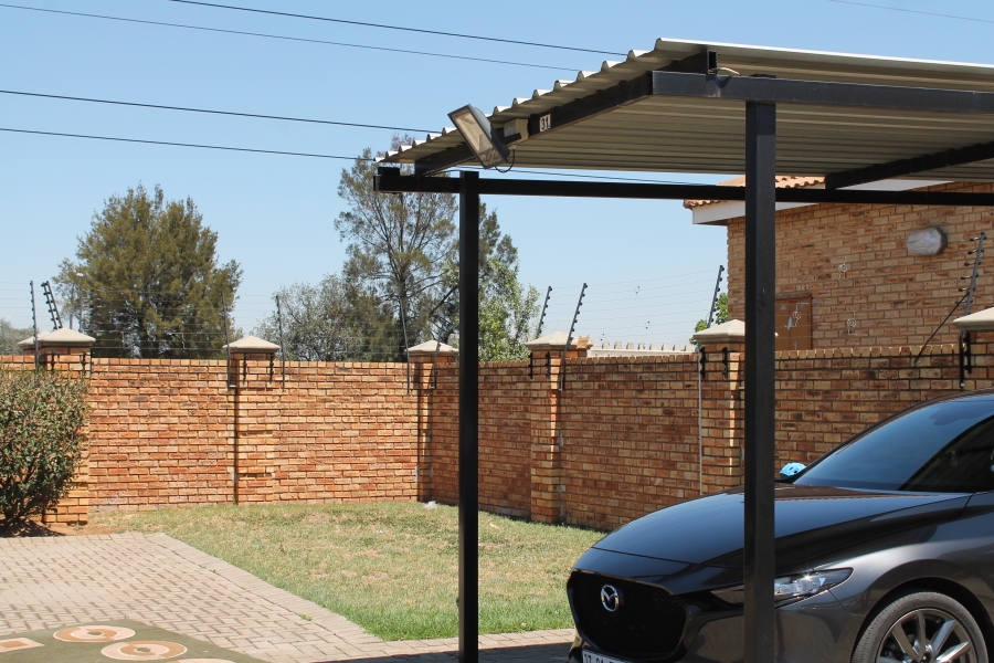 3 Bedroom Property for Sale in Albertsdal Gauteng