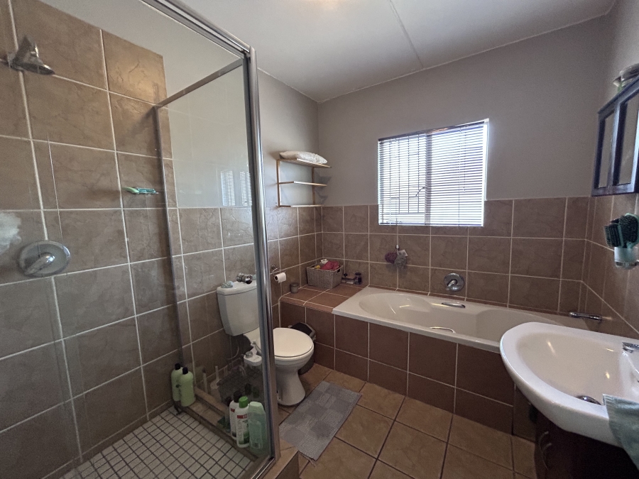 2 Bedroom Property for Sale in Rynfield Gauteng