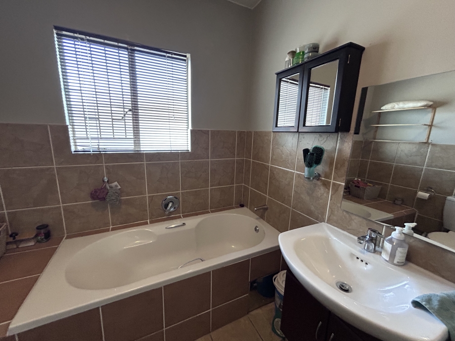 2 Bedroom Property for Sale in Rynfield Gauteng