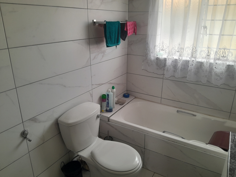 2 Bedroom Property for Sale in Willow Park Manor Gauteng
