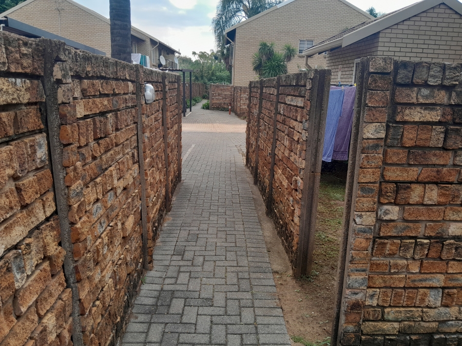 2 Bedroom Property for Sale in Willow Park Manor Gauteng