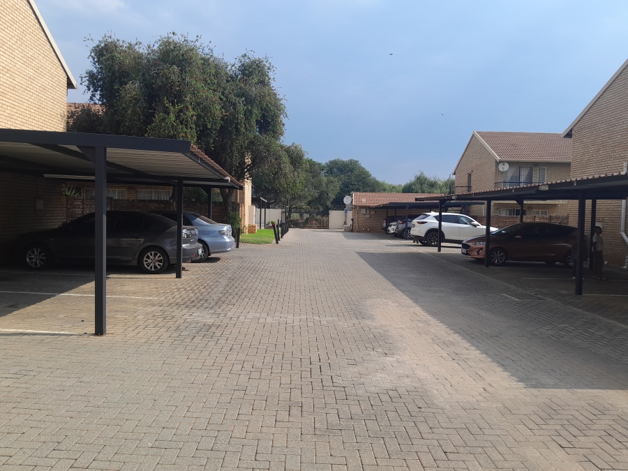 2 Bedroom Property for Sale in Willow Park Manor Gauteng