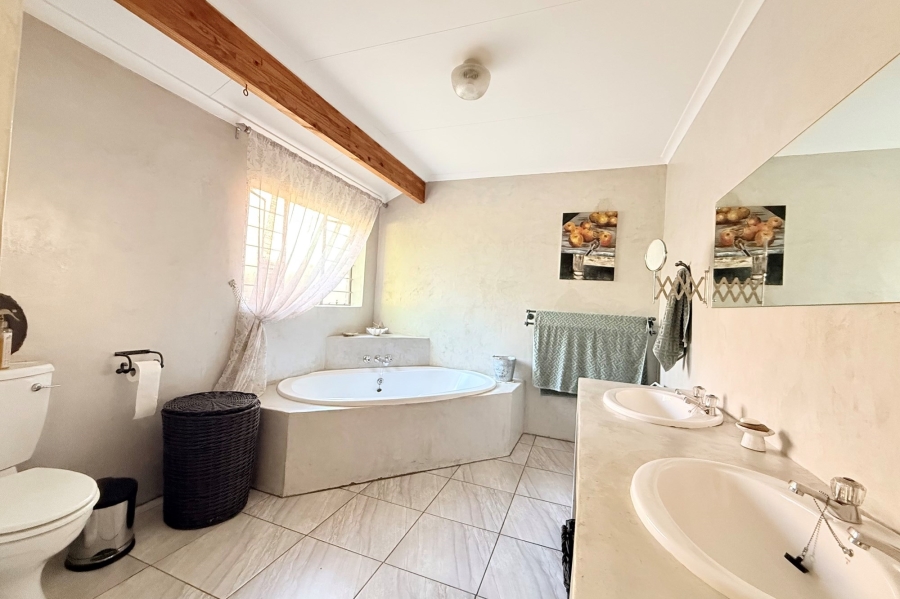 4 Bedroom Property for Sale in Moreleta Park Gauteng