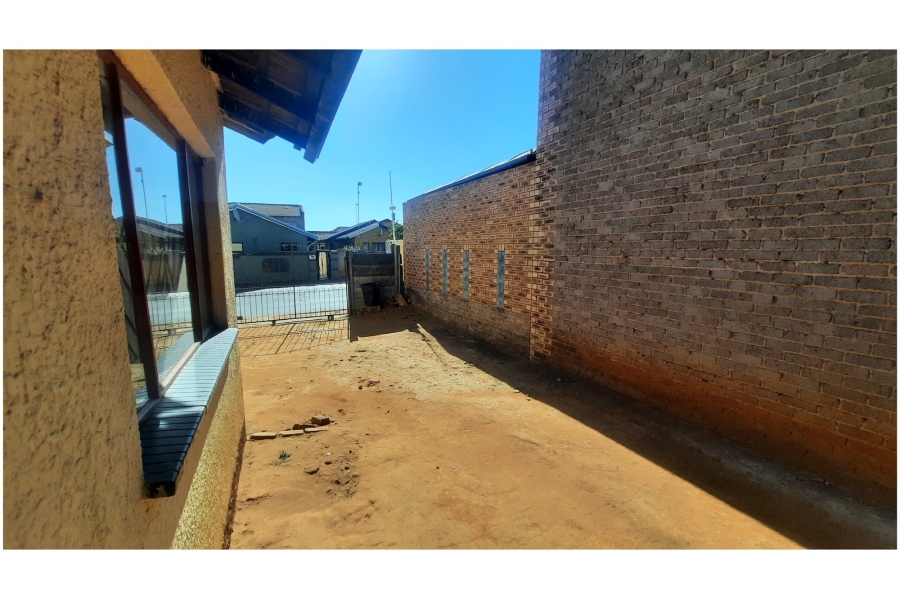 2 Bedroom Property for Sale in Tembisa Central Gauteng