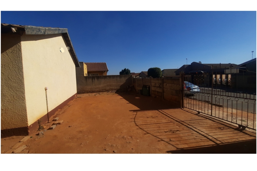2 Bedroom Property for Sale in Tembisa Central Gauteng