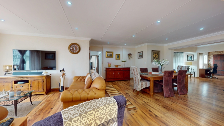 4 Bedroom Property for Sale in Morehill Gauteng