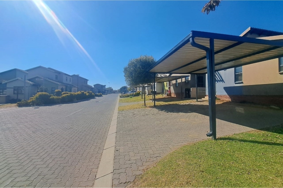 3 Bedroom Property for Sale in Noordwyk Gauteng