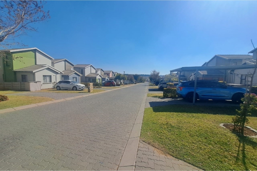 3 Bedroom Property for Sale in Noordwyk Gauteng