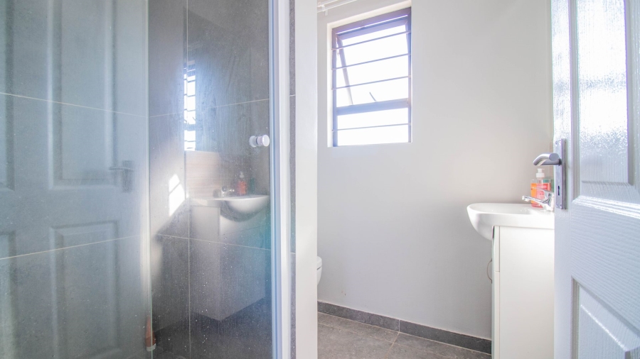 3 Bedroom Property for Sale in Blue Hills Gauteng