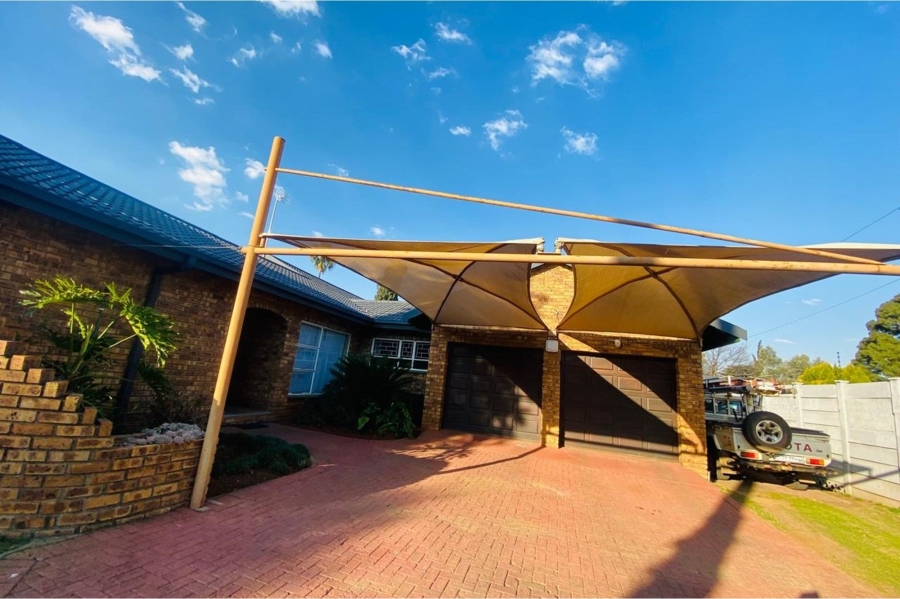 4 Bedroom Property for Sale in Vanderbijlpark SW Gauteng