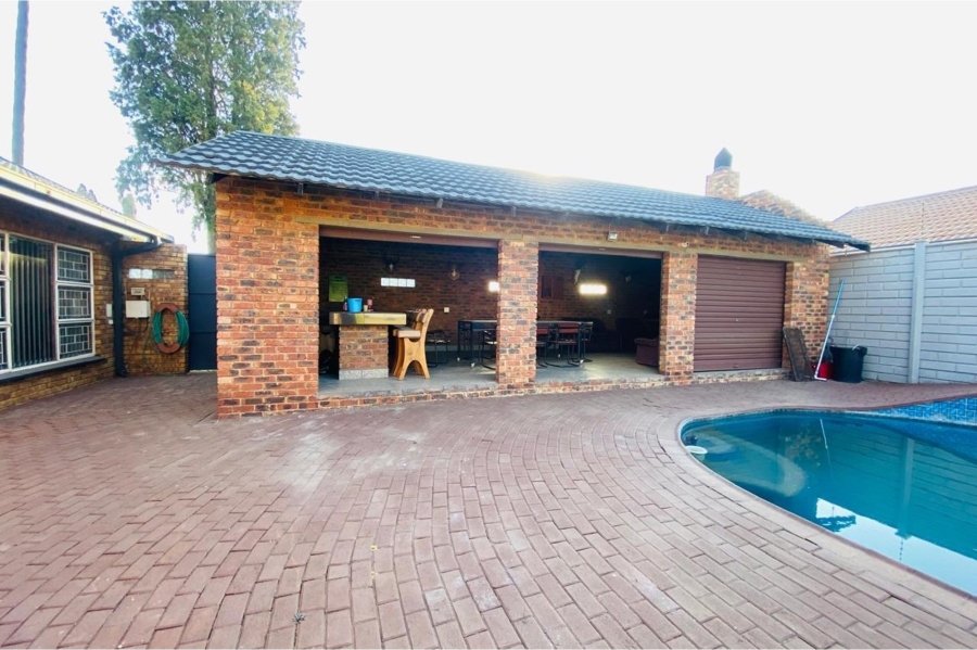 4 Bedroom Property for Sale in Vanderbijlpark SW Gauteng