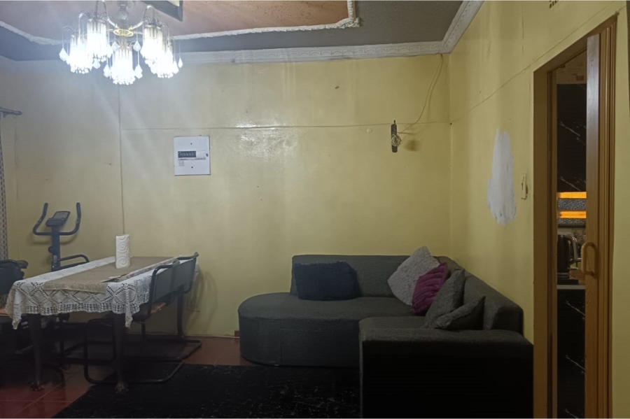 2 Bedroom Property for Sale in Mapetla Gauteng