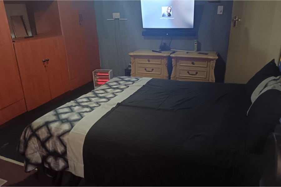 2 Bedroom Property for Sale in Mapetla Gauteng