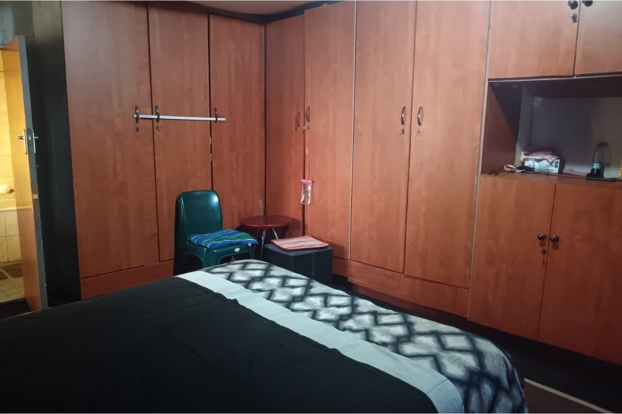 2 Bedroom Property for Sale in Mapetla Gauteng