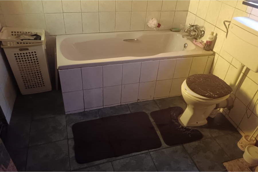 2 Bedroom Property for Sale in Mapetla Gauteng