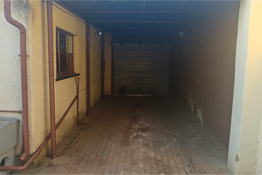 2 Bedroom Property for Sale in Mapetla Gauteng