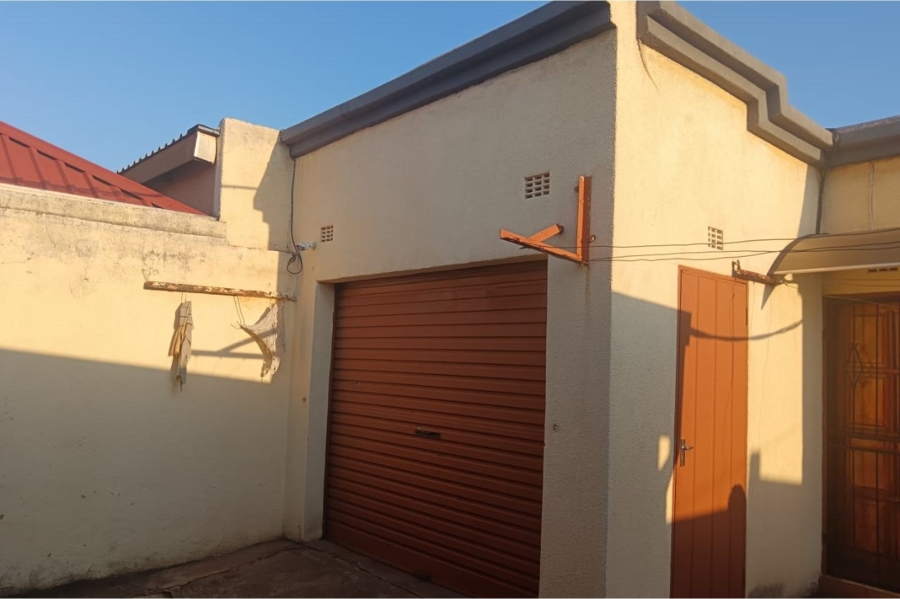 2 Bedroom Property for Sale in Mapetla Gauteng