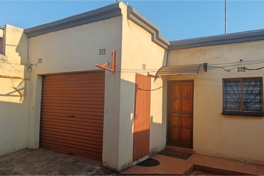 2 Bedroom Property for Sale in Mapetla Gauteng