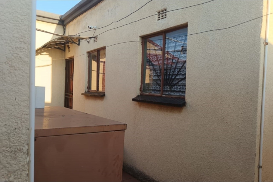 2 Bedroom Property for Sale in Mapetla Gauteng