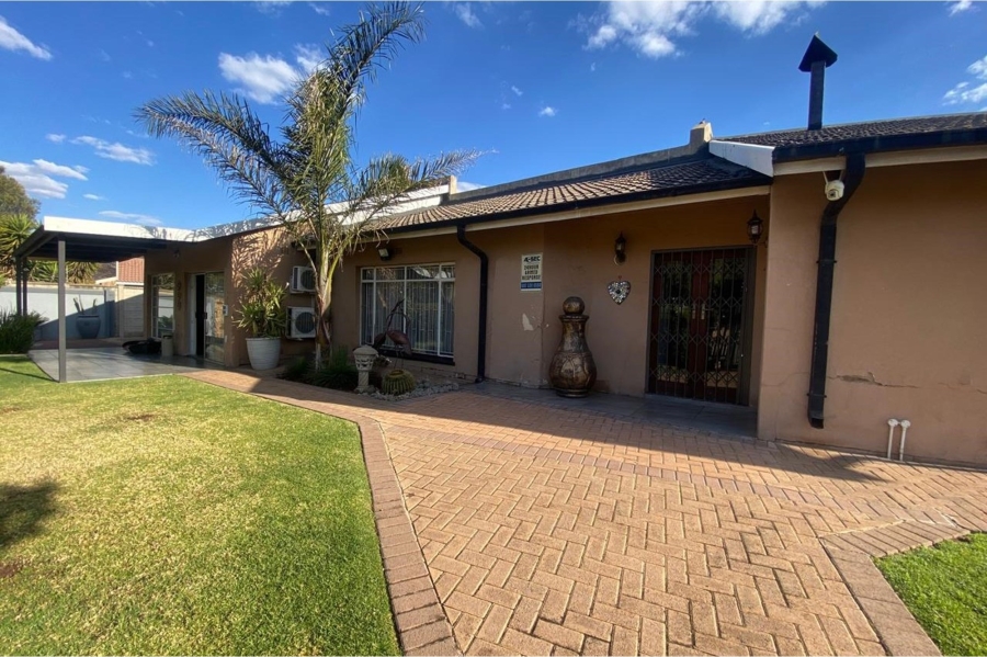 6 Bedroom Property for Sale in Vanderbijlpark SW Gauteng