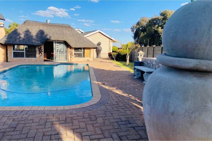 6 Bedroom Property for Sale in Vanderbijlpark SW Gauteng