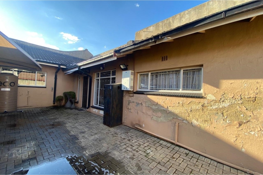 6 Bedroom Property for Sale in Vanderbijlpark SW Gauteng