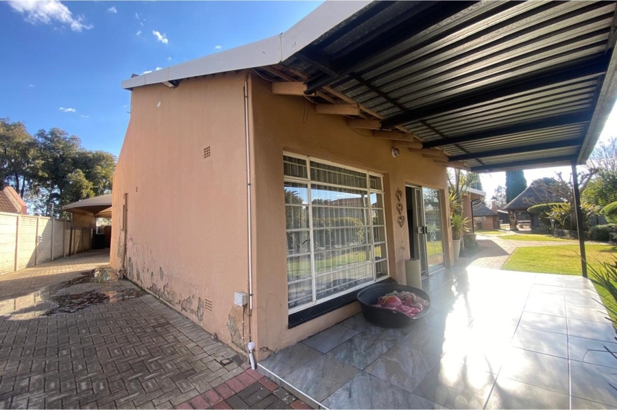 6 Bedroom Property for Sale in Vanderbijlpark SW Gauteng