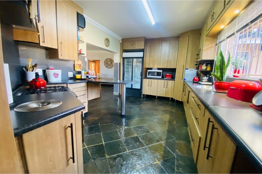 6 Bedroom Property for Sale in Vanderbijlpark SW Gauteng