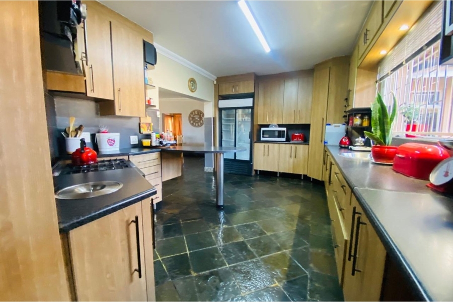6 Bedroom Property for Sale in Vanderbijlpark SW Gauteng
