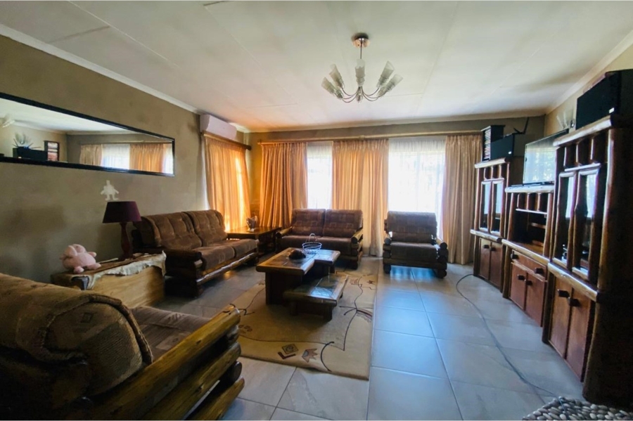 6 Bedroom Property for Sale in Vanderbijlpark SW Gauteng