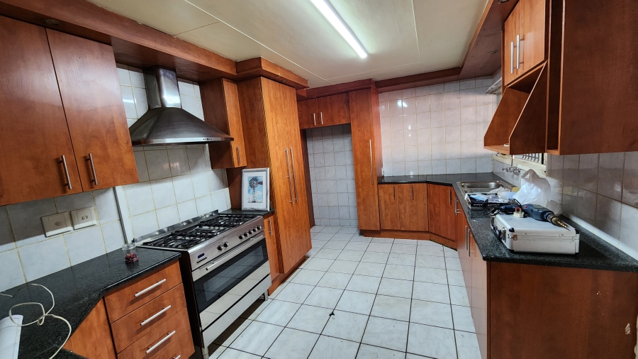4 Bedroom Property for Sale in Rensburg Gauteng