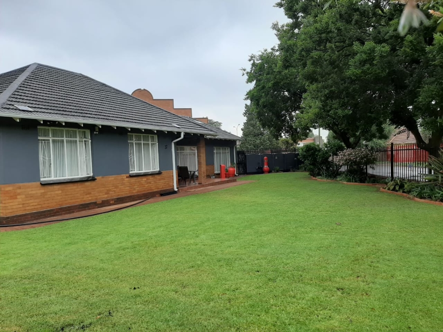 4 Bedroom Property for Sale in Carletonville Central Gauteng