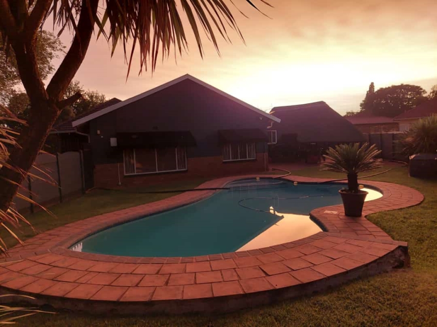 4 Bedroom Property for Sale in Carletonville Central Gauteng