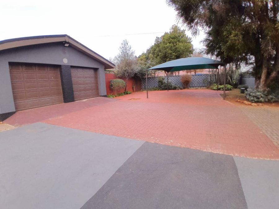 3 Bedroom Property for Sale in Oberholzer Gauteng