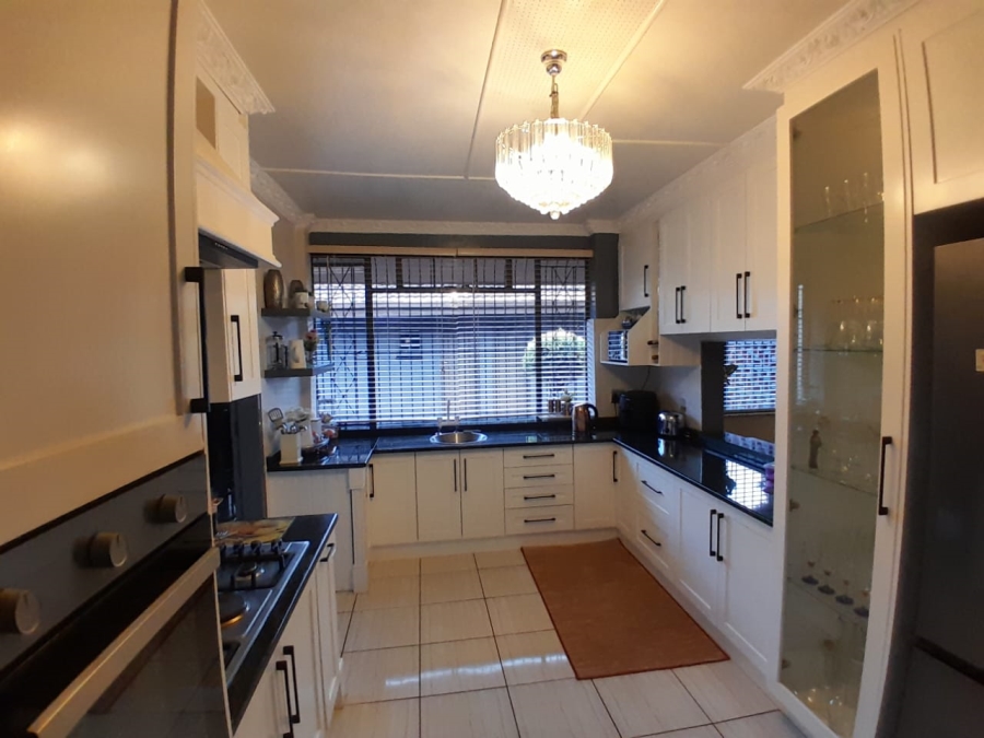 3 Bedroom Property for Sale in Oberholzer Gauteng