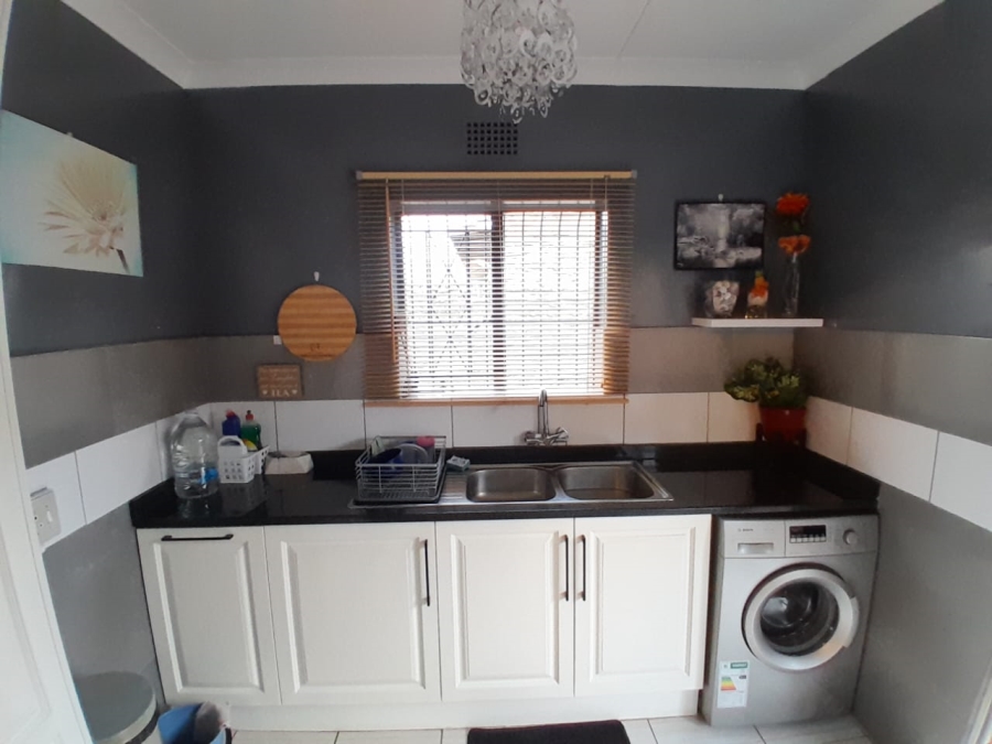 3 Bedroom Property for Sale in Oberholzer Gauteng